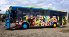 Die Busse von Bintang Prima: Farbenfroh und voller Kitsch...