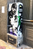 Valencia-Streetart-Roboter-mit-Herz-und-Fotomann