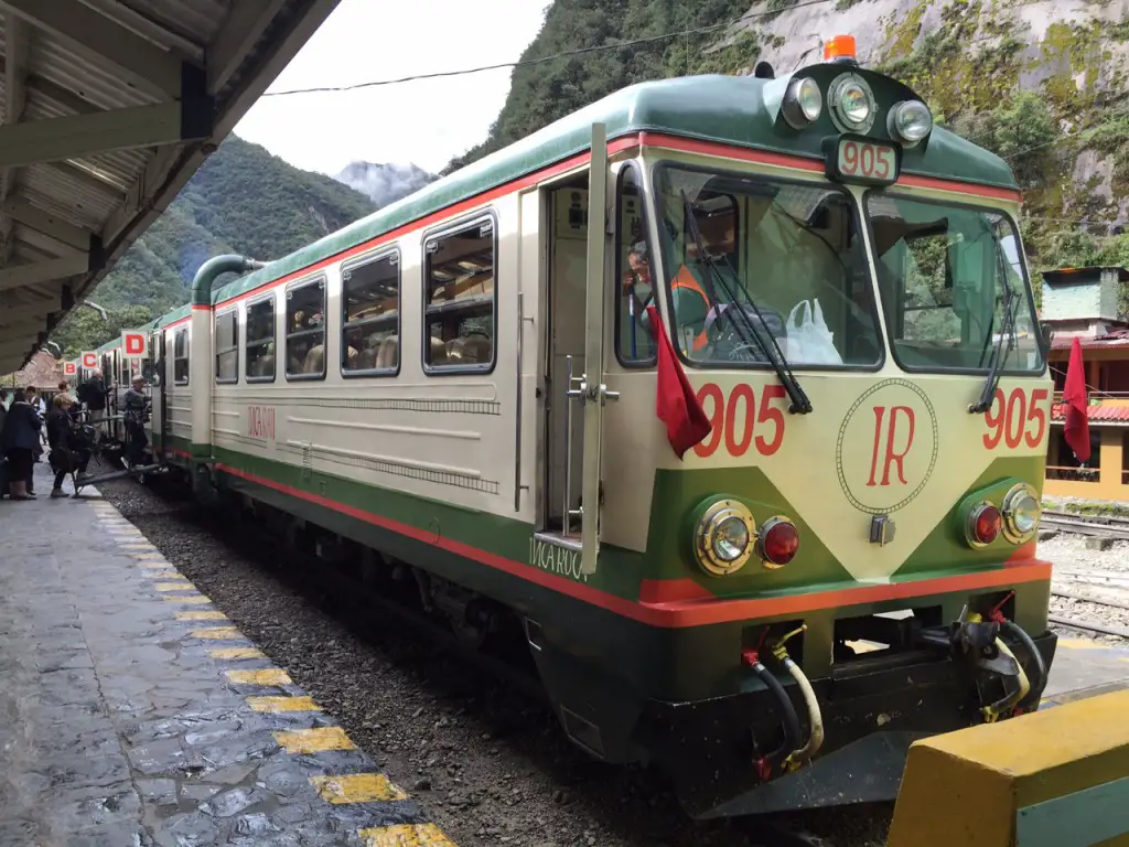 Inka-Rail-Zug von Aguas Calientes nach Ollantaytambo