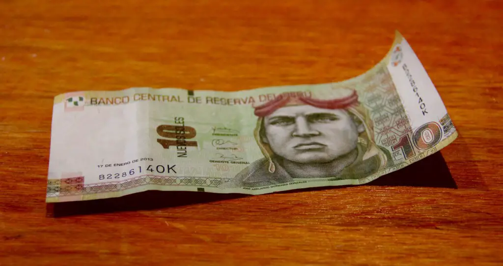 Wechselgeld ist ein schwieriges Thema in Südamerika - hier ein 10-Boliviano-Schein
