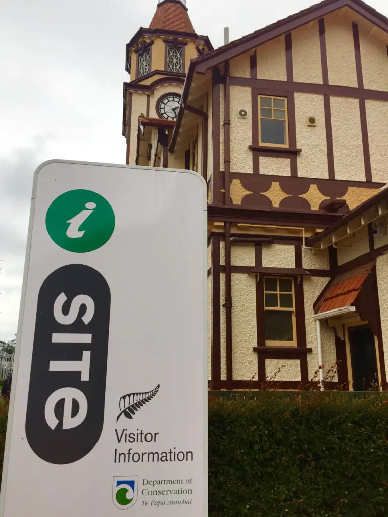 Das kostenlose Informationszentrum iSite gibt es in vielen Städten Neuseelands.