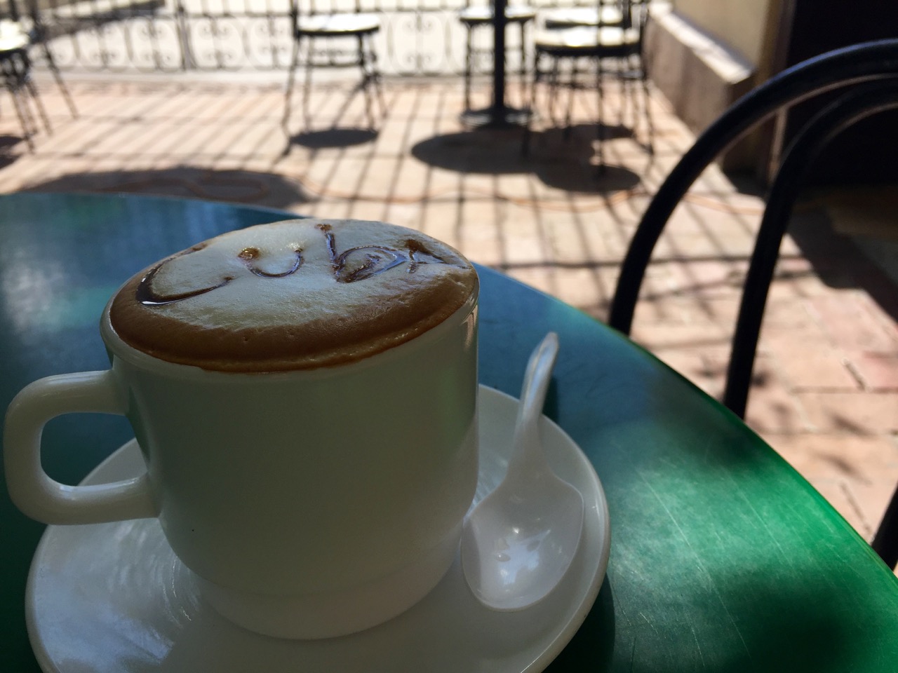 So verziert man Kaffee auf Kuba :) Hier im Teatro Café Terry am Hauptplatz. 