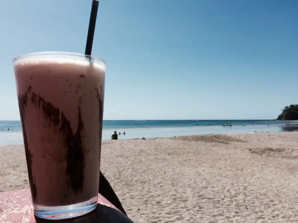 Definitiv ein Highlight: ein Eiskaffee in der Nachmittagshitze am Samara Beach