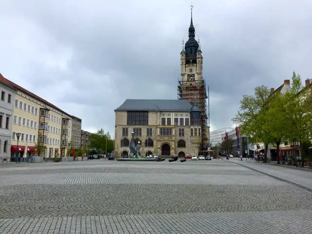Dessau Rathaus und Platz