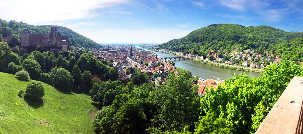 Panorama auf Heidelberg: Schloss, Neckar, Altstadt und Alte Brücke