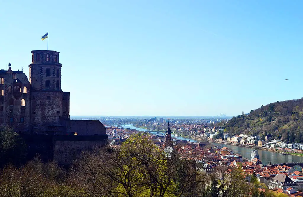 Blick vom Heidelberger Schloss ueber die Stadt