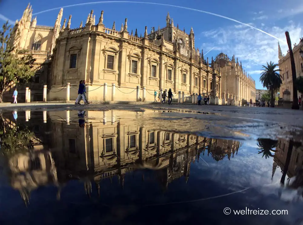 Kathedrale Sevilla von außen