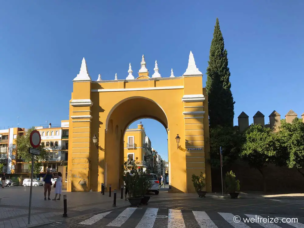 Tor von Macarena in Sevilla