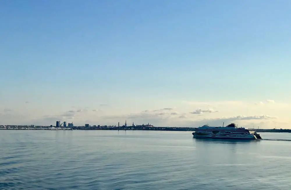 Baltikum Rundreise mit Tallink Silja Schiff auf dem Meer