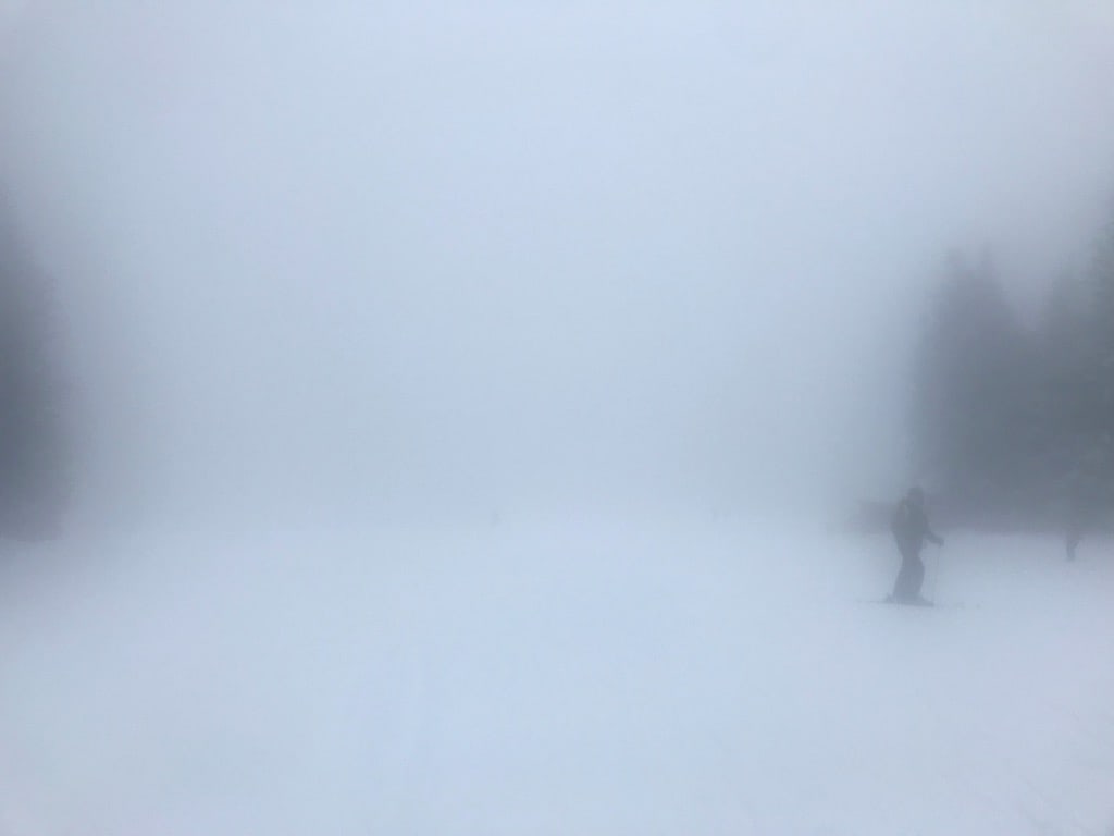 Nebel im Skigebiet Marmot Basin Jasper-Nationalpark