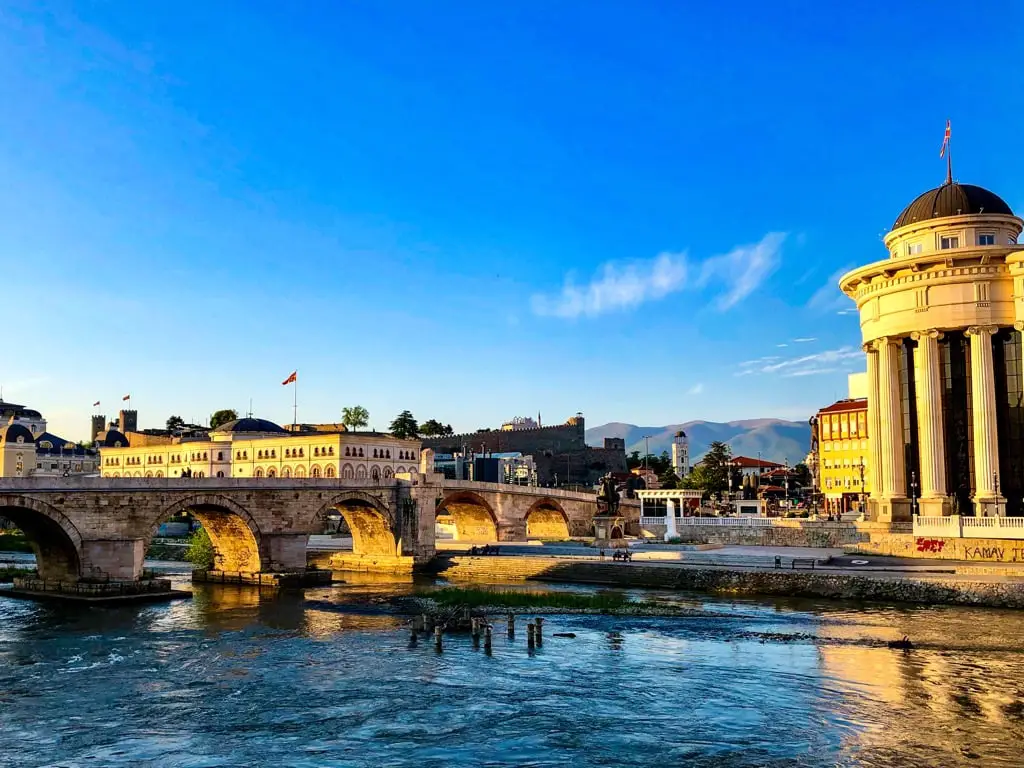 Brücke der Zivilisation Mazedoniens in Skopje