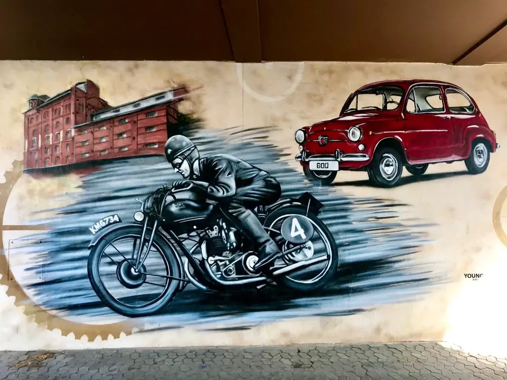 Mural mit PS.Speicher, Motorrad und Auto zum 1. Geburtstag des PS.Speichers Einbeck