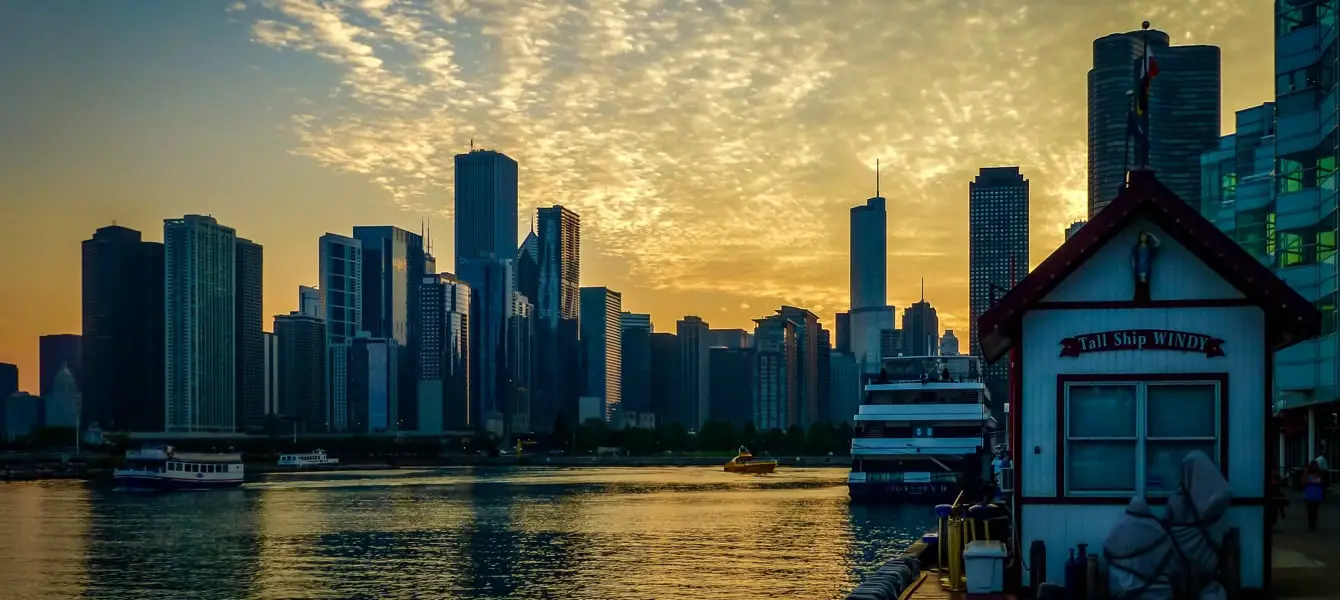 Blick vom Navy Pier auf Chicago