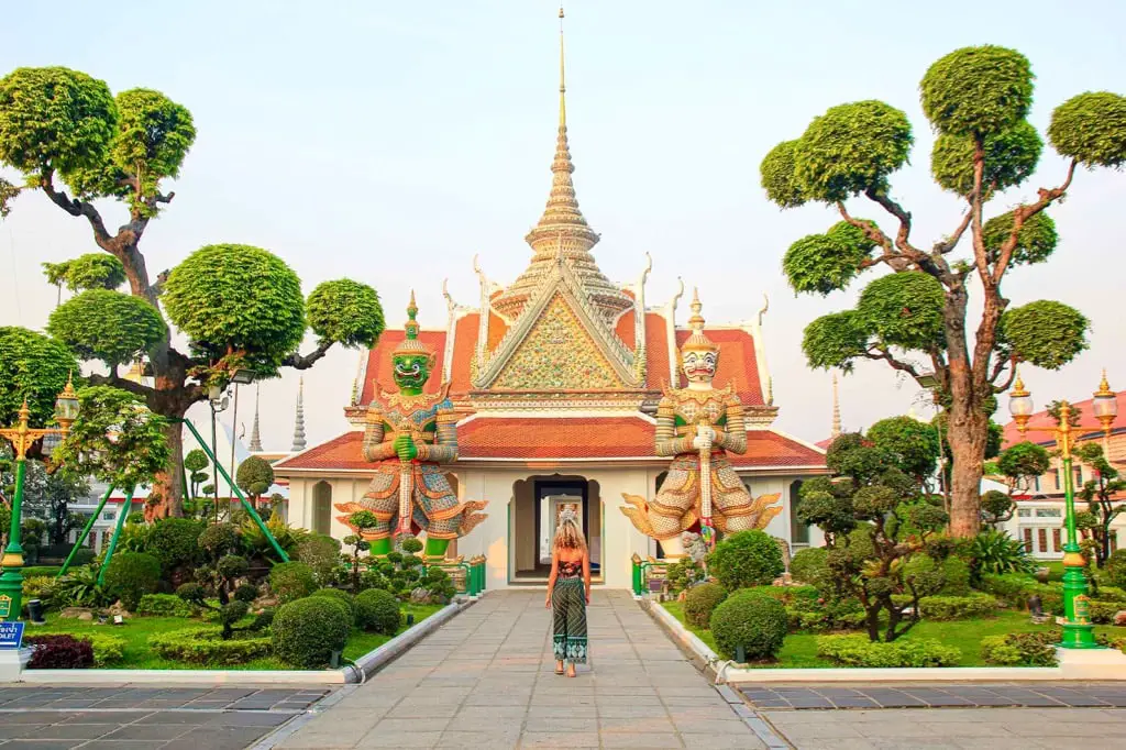 Auf dem Gelände von Wat Arun