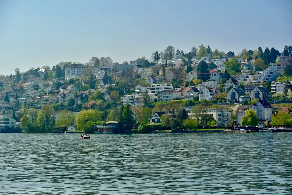 Wohngebiet am Zürichsee