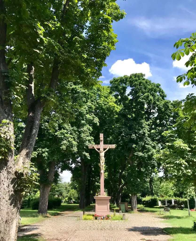 Gekreuzigter Jesus auf dem Hauptfriedhof Mannheim