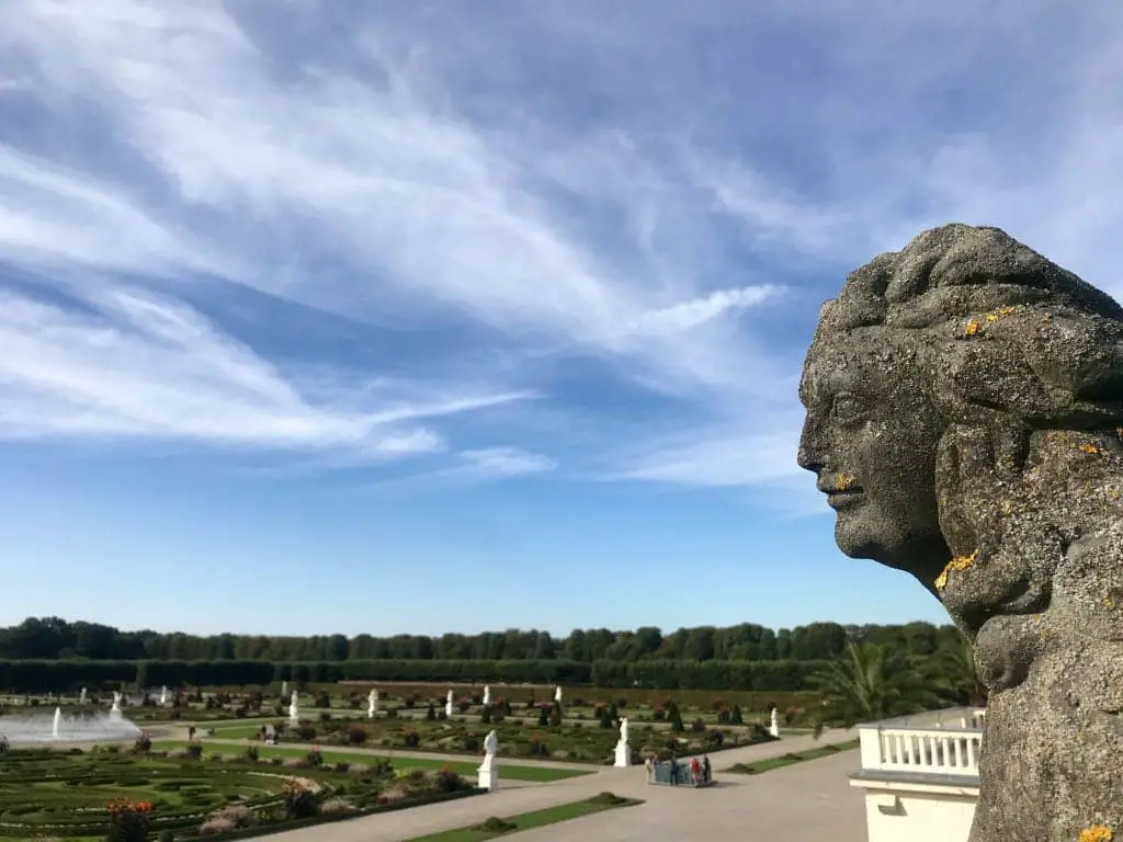 Kopf einer Statue in den Herrenhäuser Gärten Hannover