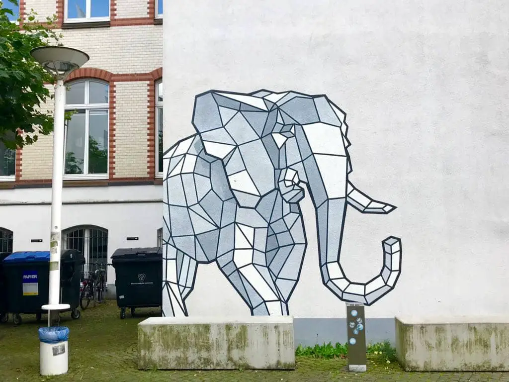 Streetart-Elefant am Rande des Hamburger Gängeviertels