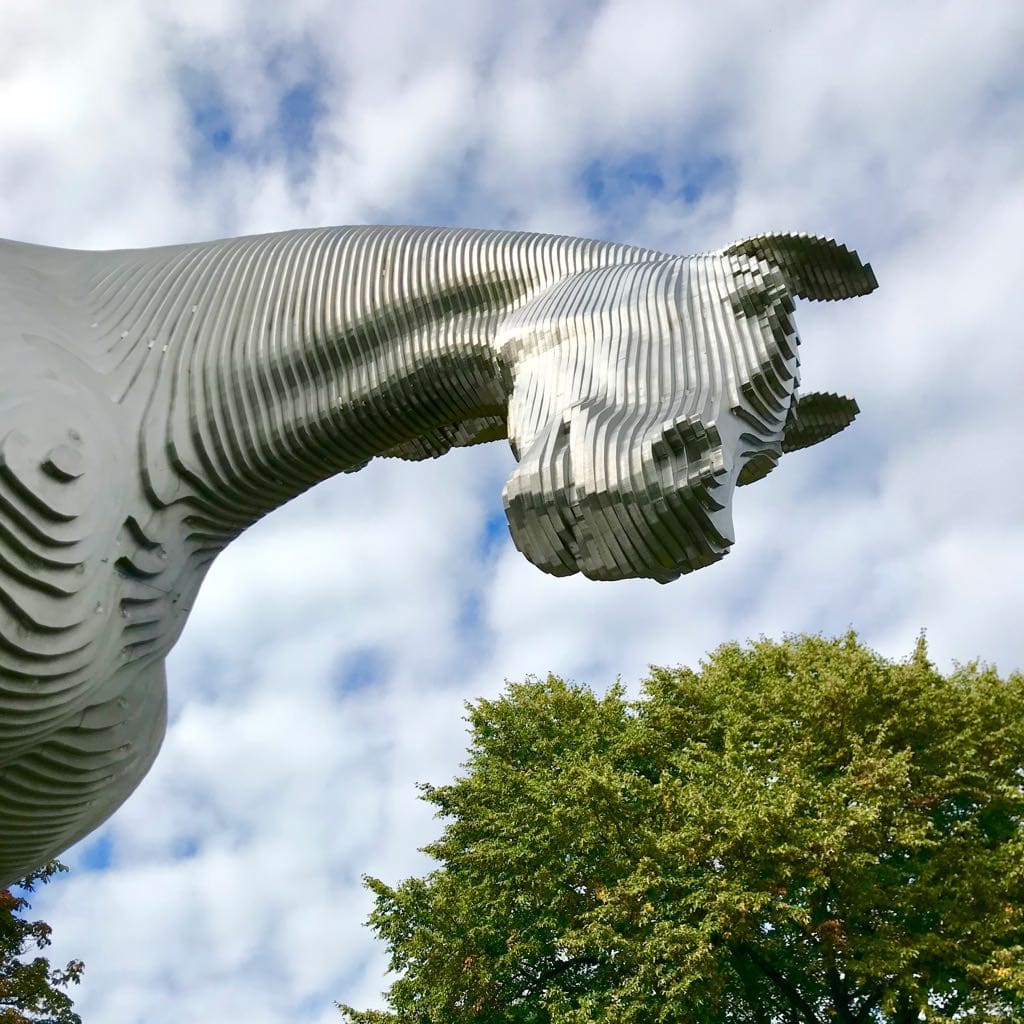 3-D-Kunstwerk "Steel Horse" von Michal Gabriel auf der NordArt