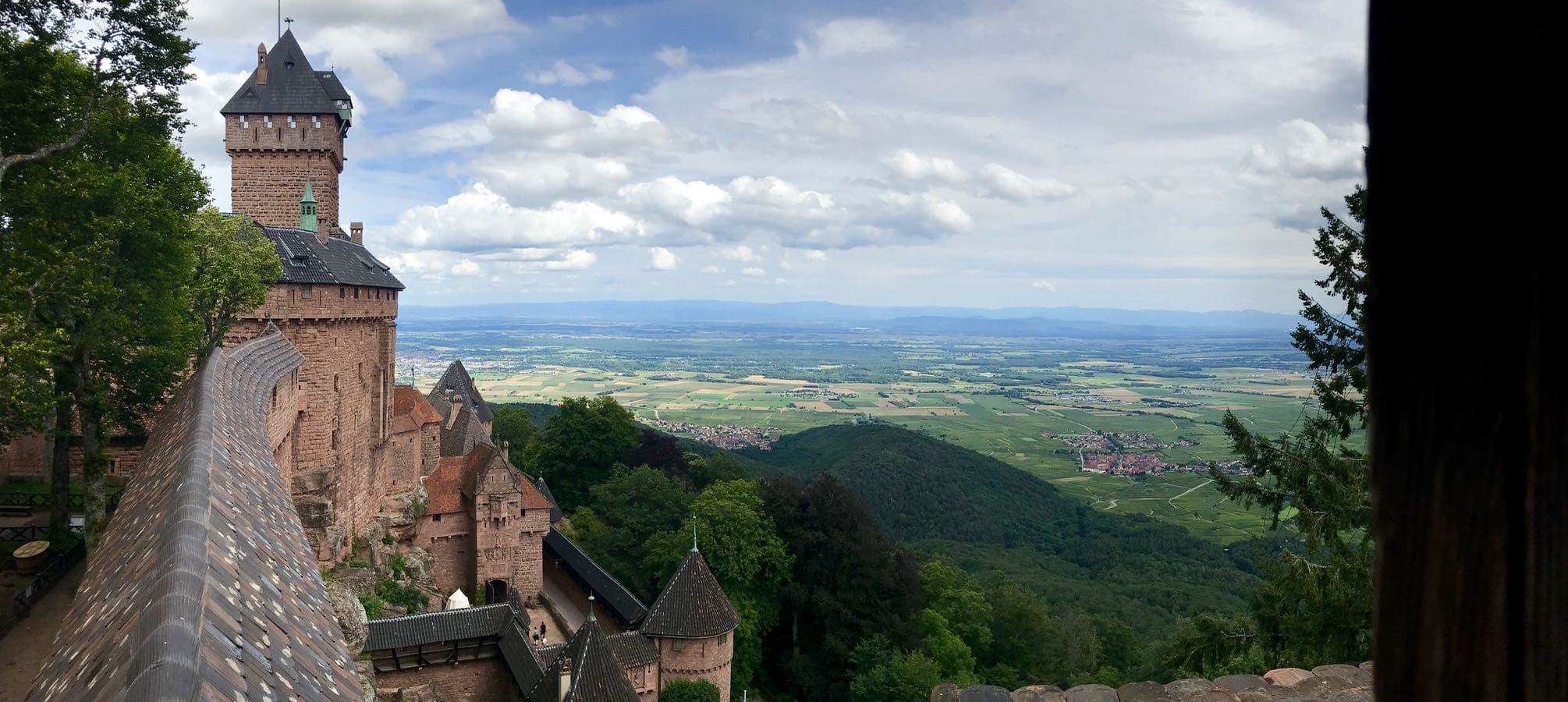 Ausblick von der Hohkönigsburg im Elsass