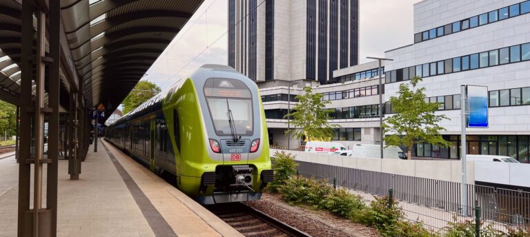 Regionalbahn am Hamburger Dammtor-Bahnhof