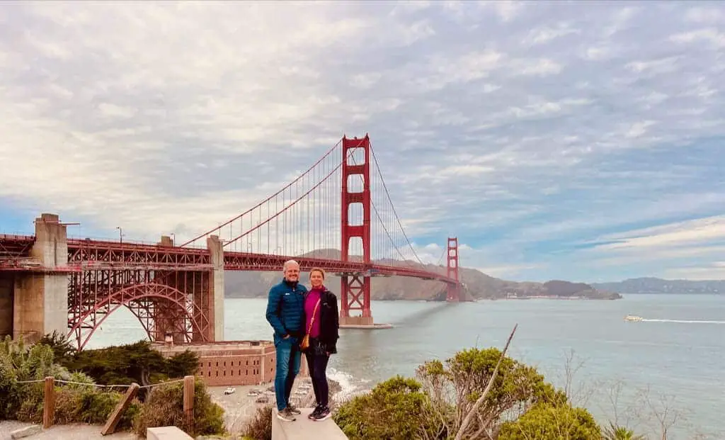 Nicolo und Claudia vor der Golde Gate Bridge in San Francisco