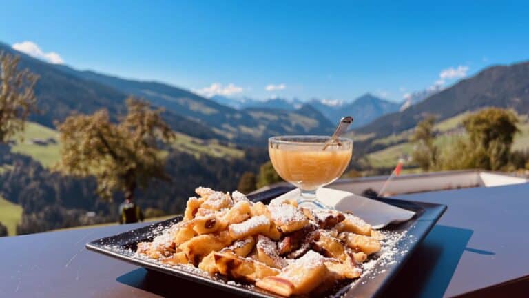 Bergblick und Kaiserschmarrn im Alpbachtal